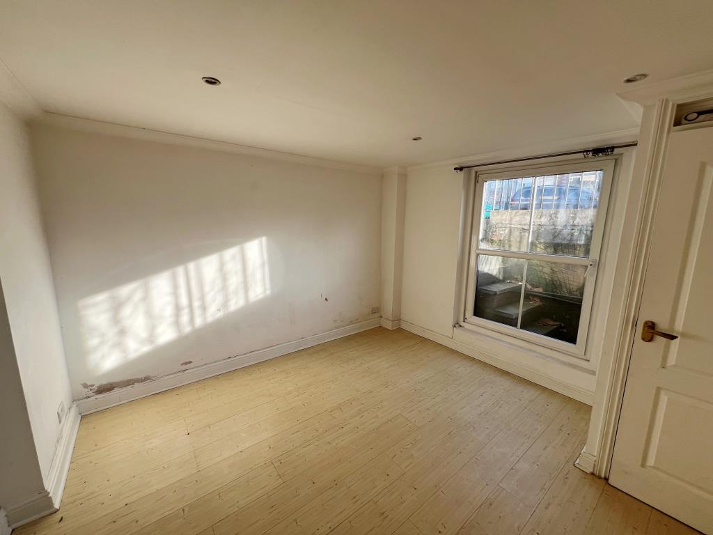 Lot: 53 - LOWER GROUND FLOOR FLAT - Bedroom